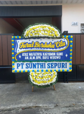 Papan Bunga Duka di Maharani