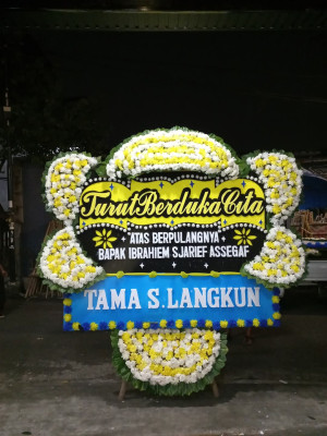 Papan Bunga Duka di Maharani